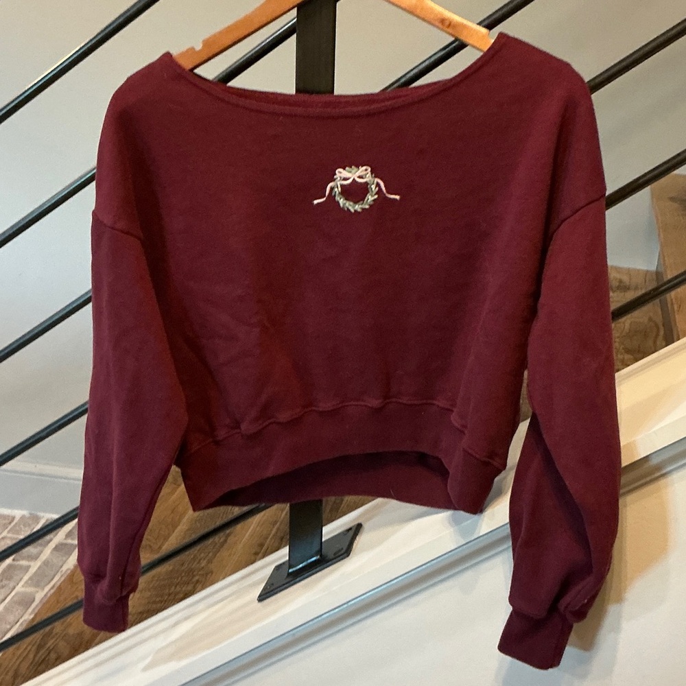 Hollister Maroon Sweatshirt with Embroidered Wreath